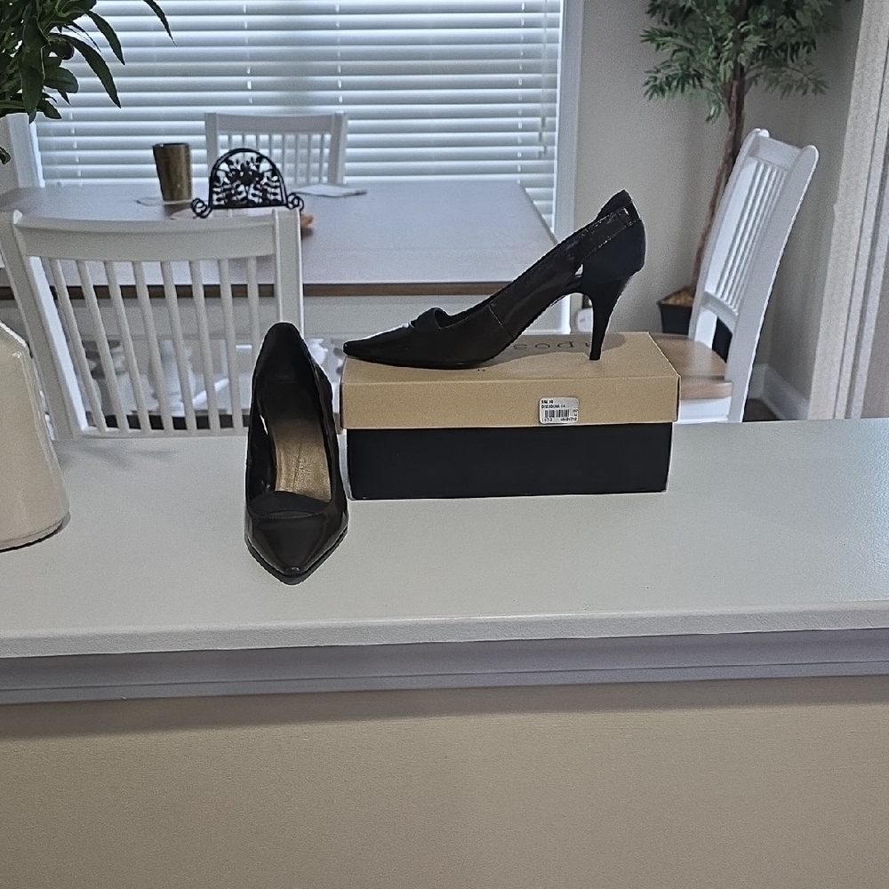 First Looks Black Classic Heels